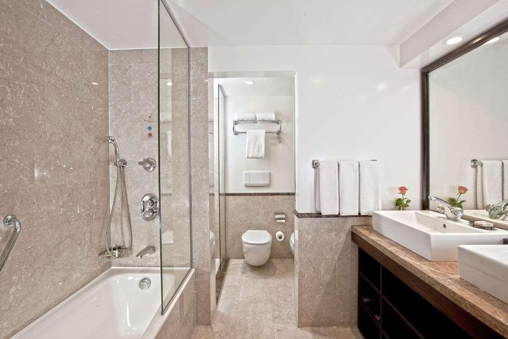 Doubletree By Hilton Hull